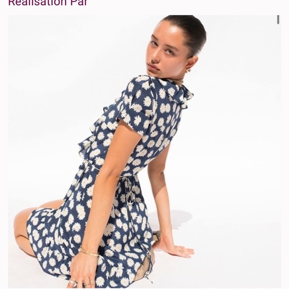 EUC - Réalisation Par Valentina Dress in Daisy Print Midi Wrap Dress - Size M - Picture 2 of 7